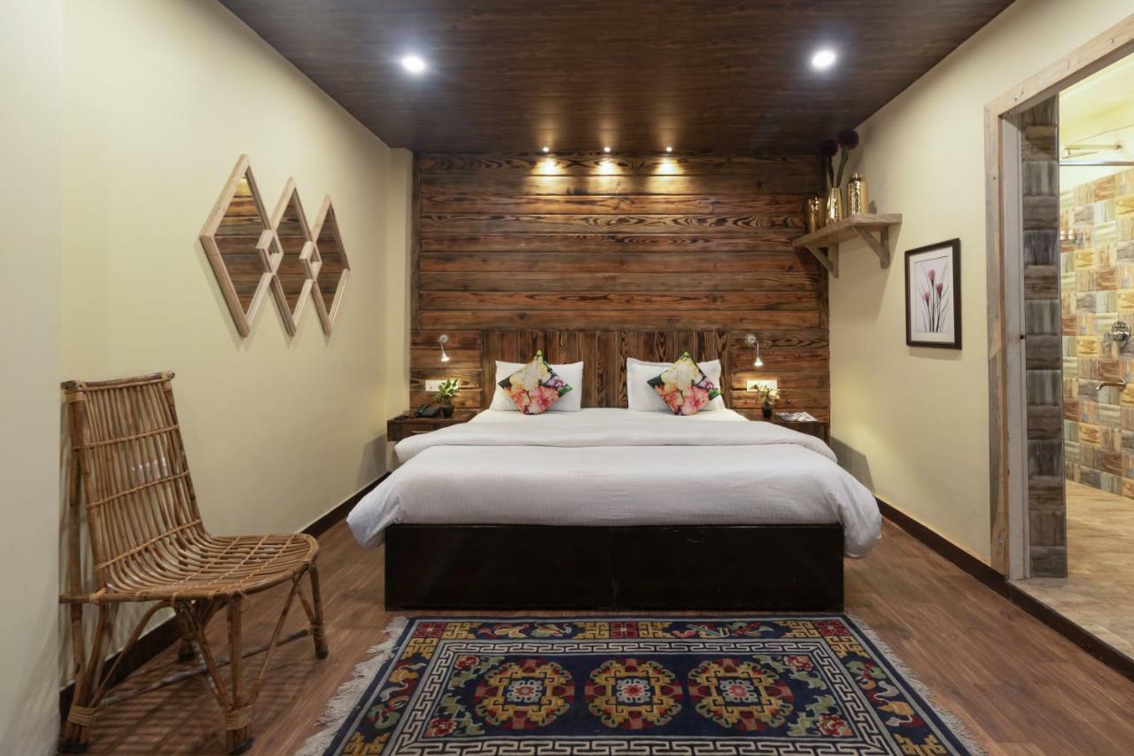 Nirvana Lodge And Lounge Mussoorie Bagian luar foto