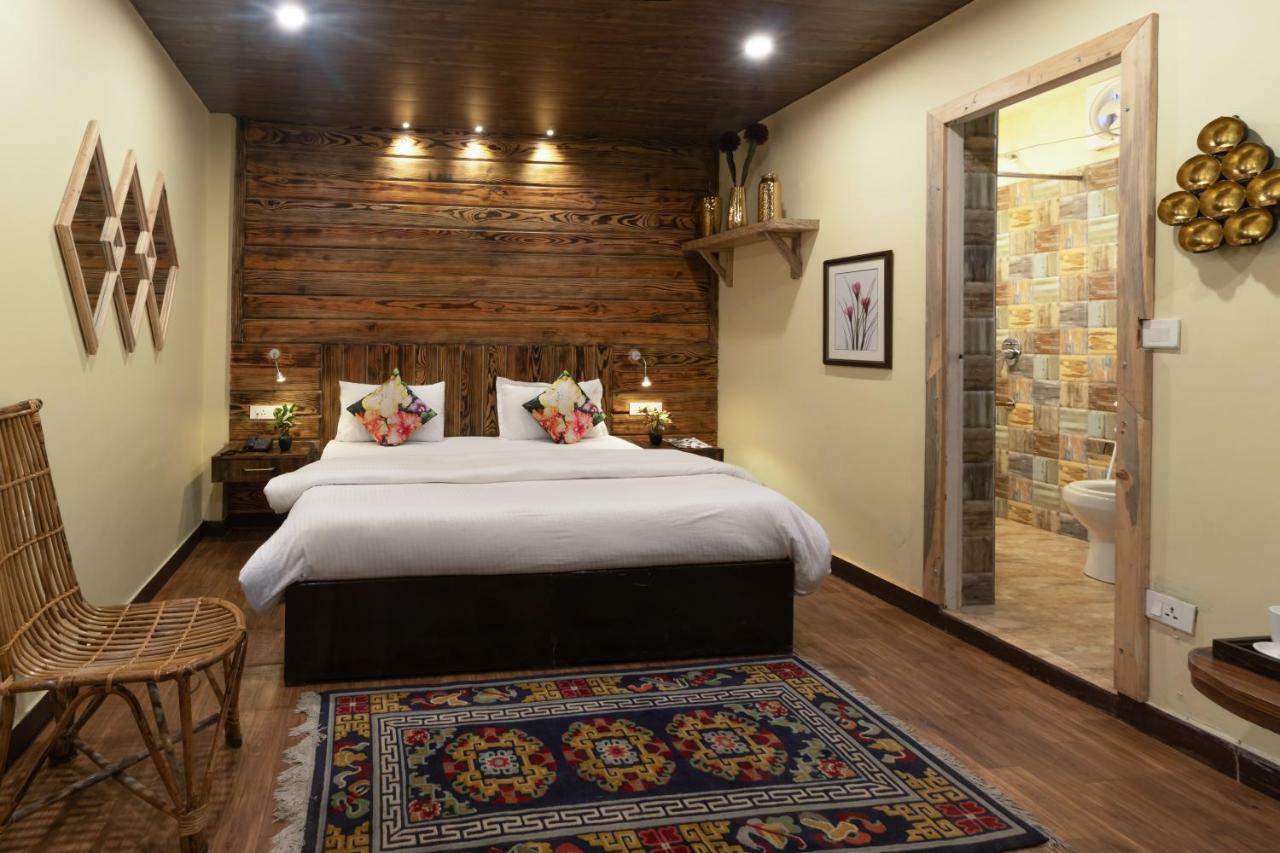 Nirvana Lodge And Lounge Mussoorie Bagian luar foto